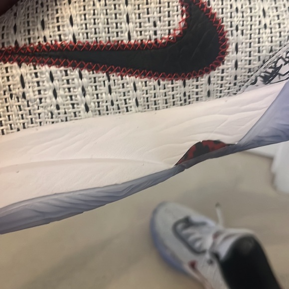 Nike Lebron next gen athletic shoes size 8 - Picture 7 of 8